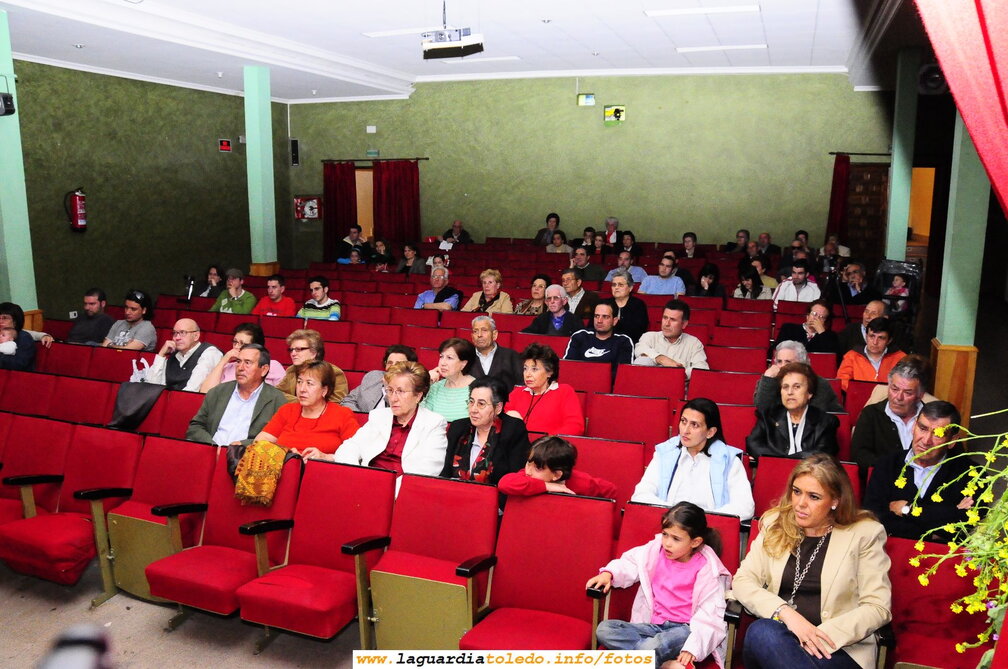 Asistentes al acto de presentación pública de Proyecto Tupi celebrado en La Guardia el 17 de Mayo de 2008, día de internet