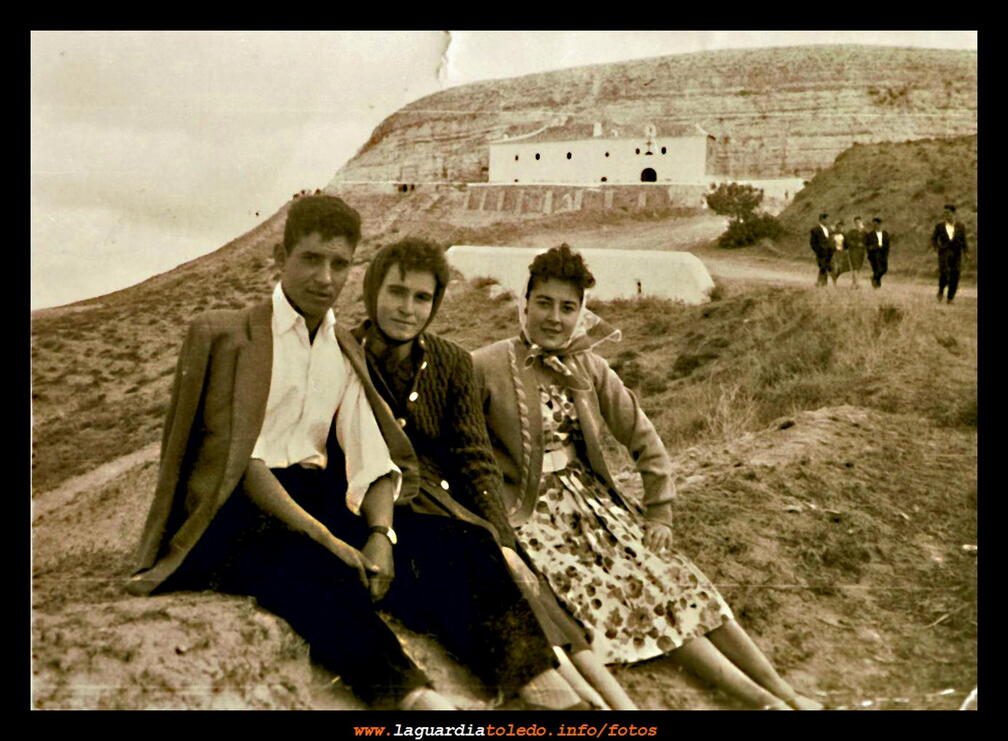 27 de septiembre de 1960 Jesús, Maruja y Pepa después de dejar al Santo Niño en su ermita