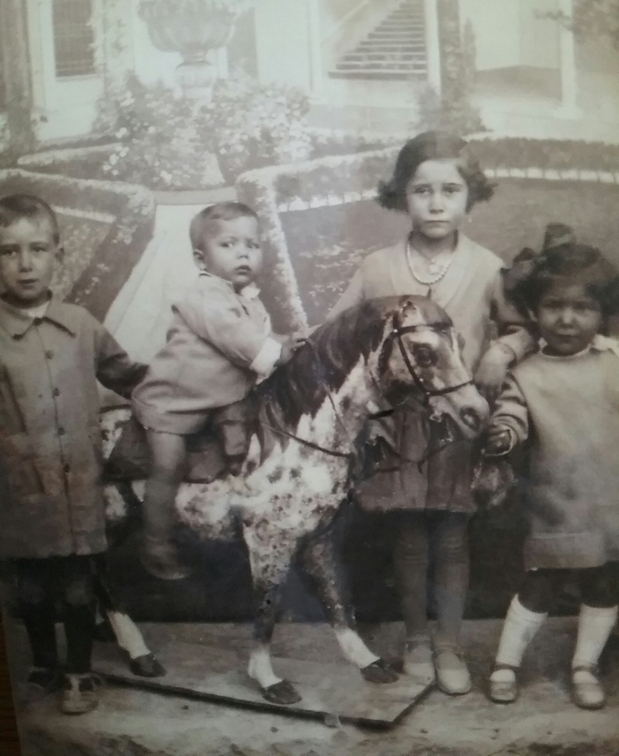 1932