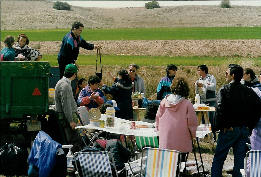 reunion de amigos con pretexto de "la merienda"
